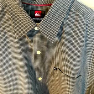 Men’s Quick Silver shirt. Excellent condition. Large